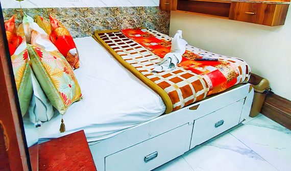 Luxury Room (Single Bed)